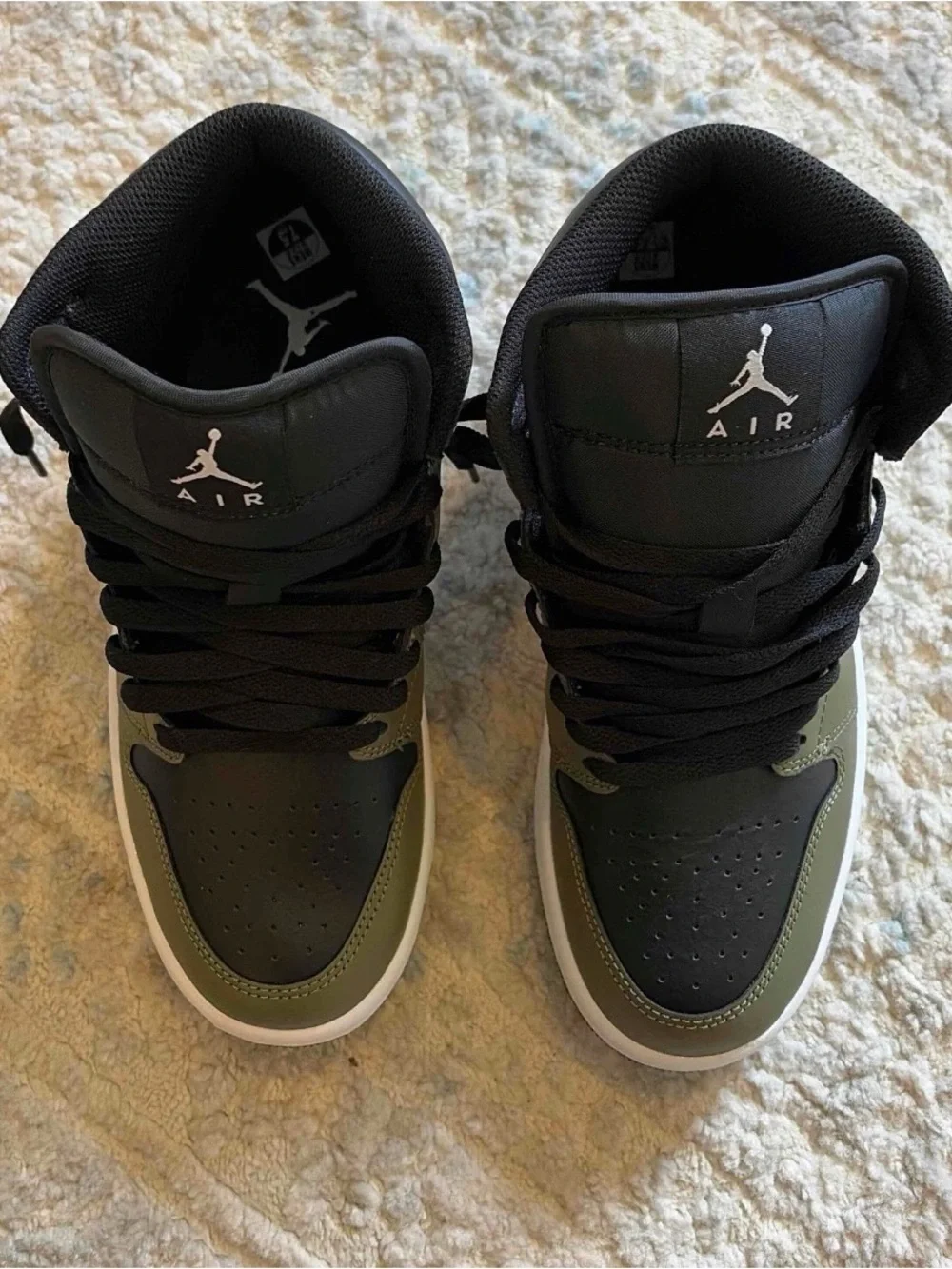 Air Jordan 1 Mid ‘Medium Olive’ Sneakers